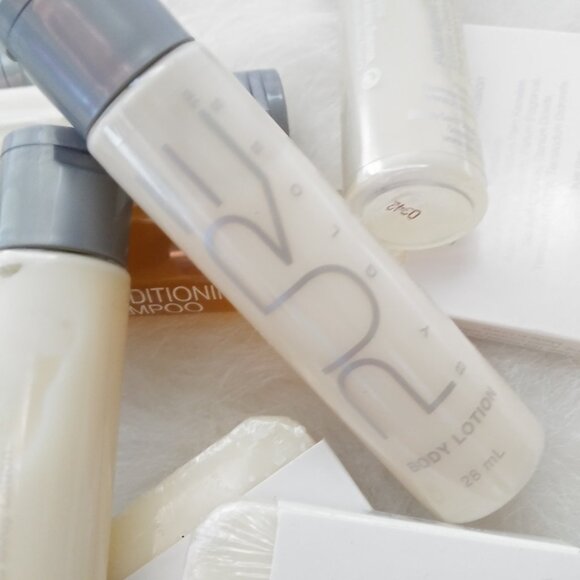 Pure by Gloss Soap Shampoo Conditioner Lot - Picture 3 of 5